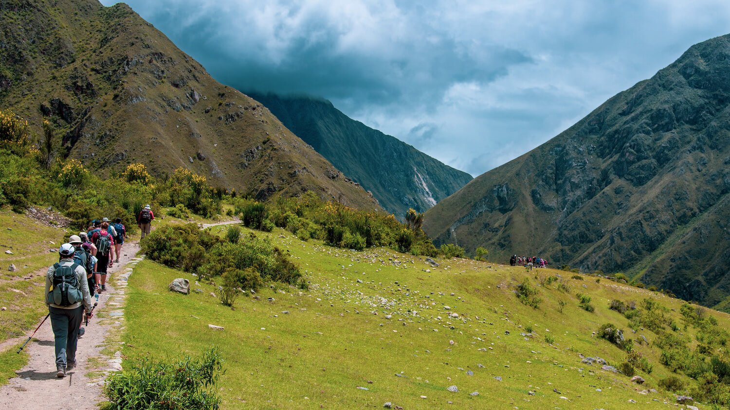4 Day Inca Trail - Walking in the middle of the andes